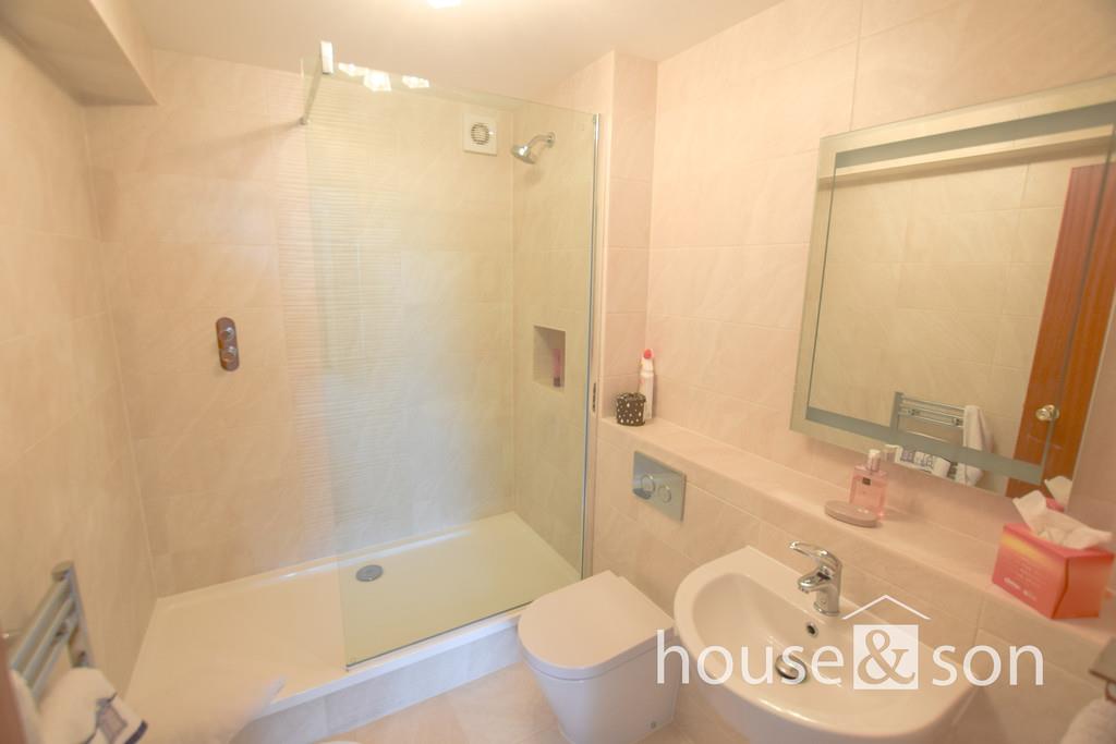 Property Image 64b4f79e-1811-42e6-b391-b512c834df88
