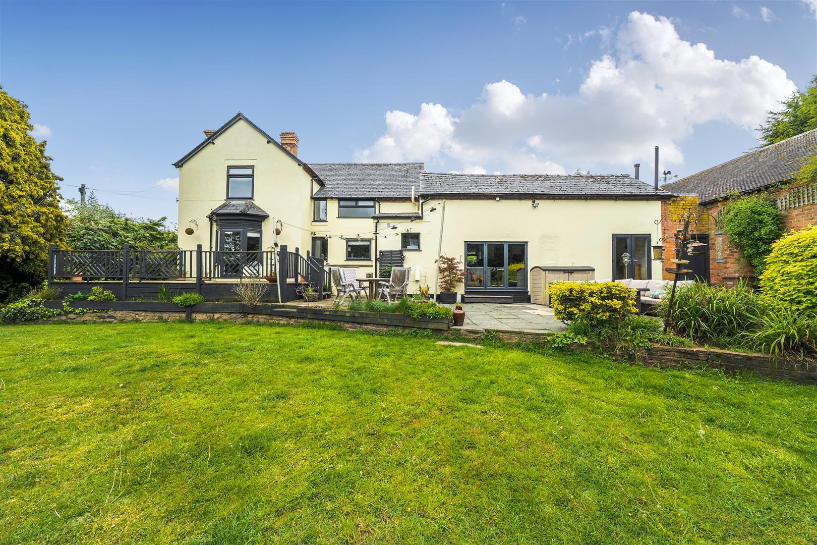 Property Image 64d24484-c559-46cb-a074-8c66f222cf59