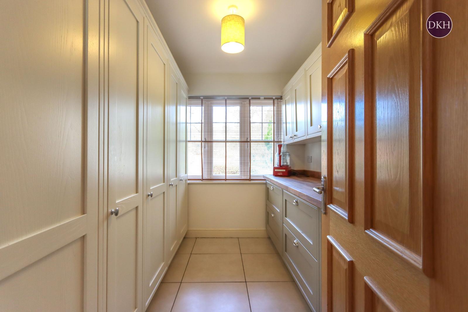 Property Image 64dda4fe-f01e-48c0-af07-8db47e753456