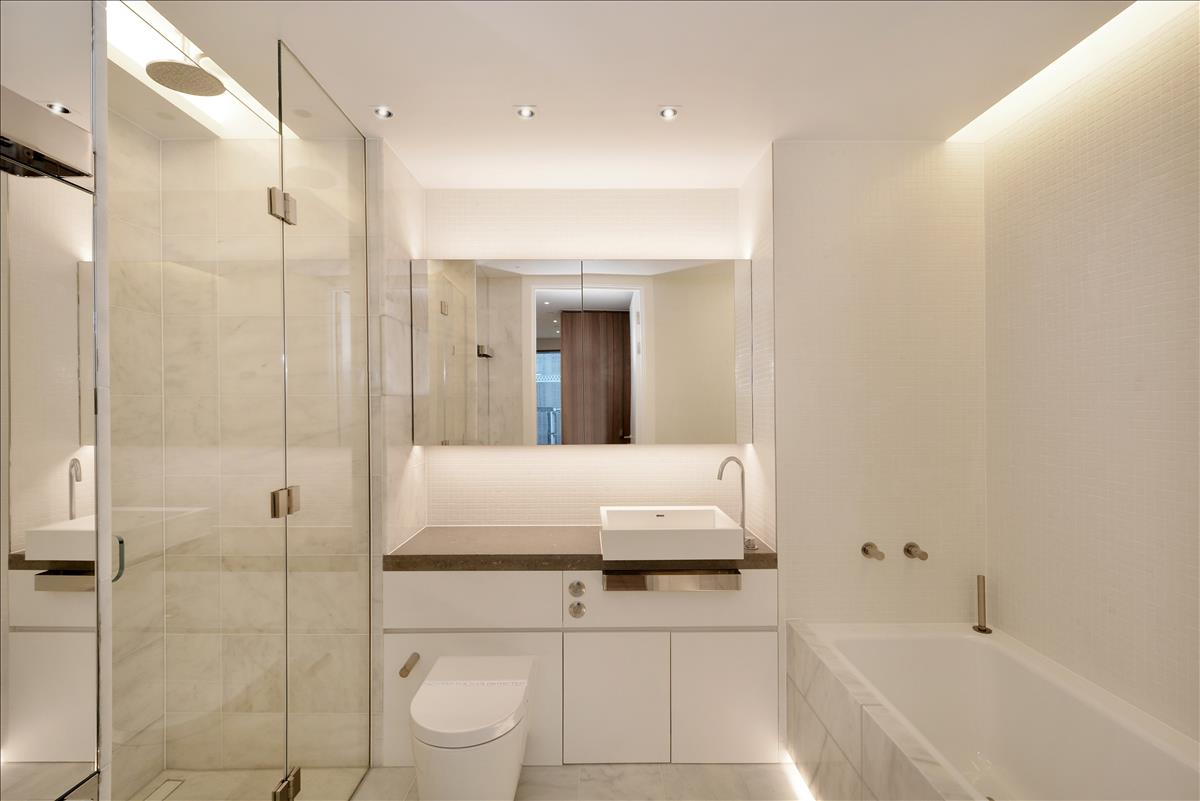 Incredible two bed two bath new build apartment for rent in Tapestry Building N1C
