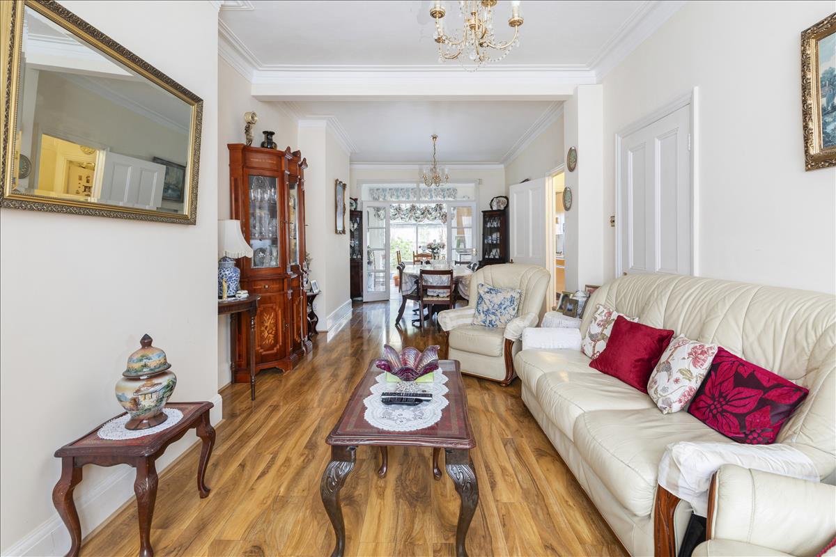 Property Image 653e9a15-b27b-492f-a4e7-fe9af342d0fa