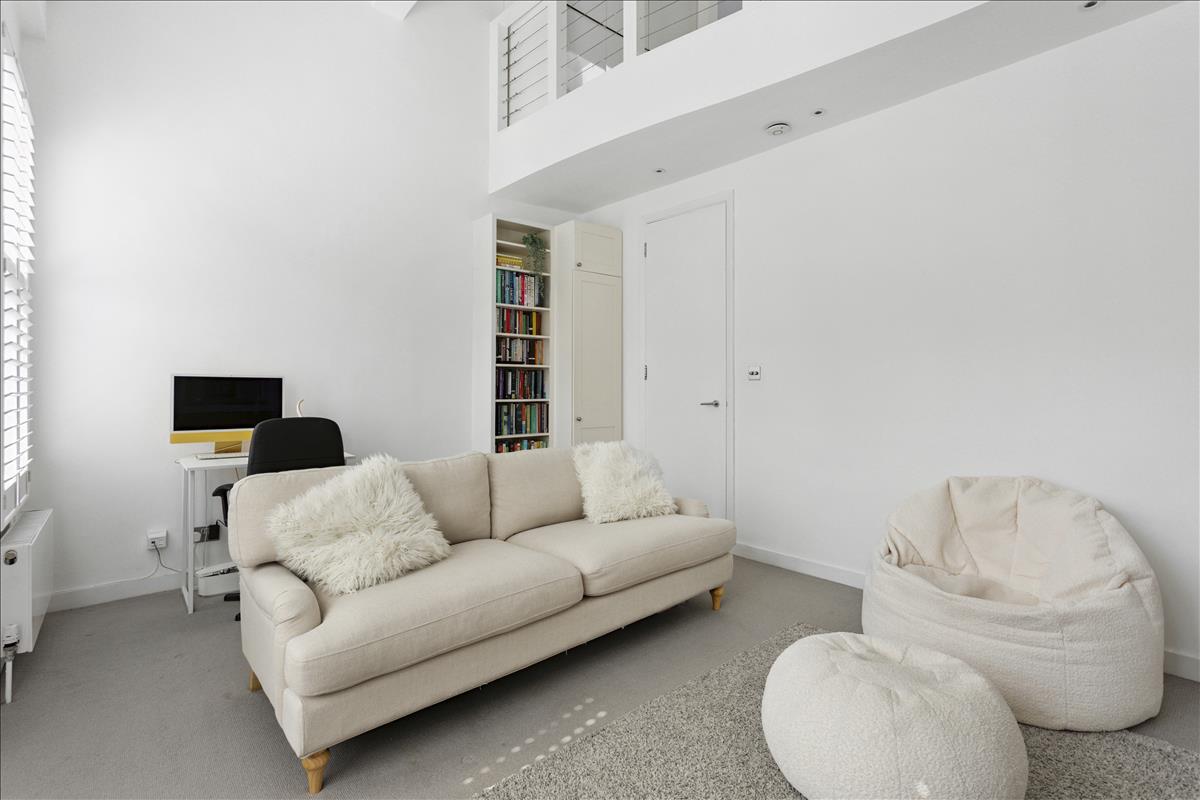 Property Image 654afca0-7ec1-4fd6-836d-50d6c6233d6a