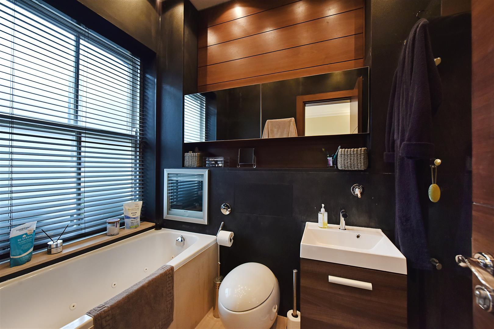 Property Image 657d6e82-23a8-4471-9a7a-b31351990b2f