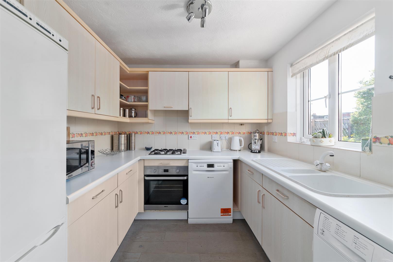 Property Image 657ea52d-1811-4ee5-8b9f-1b61a6a9b2e3