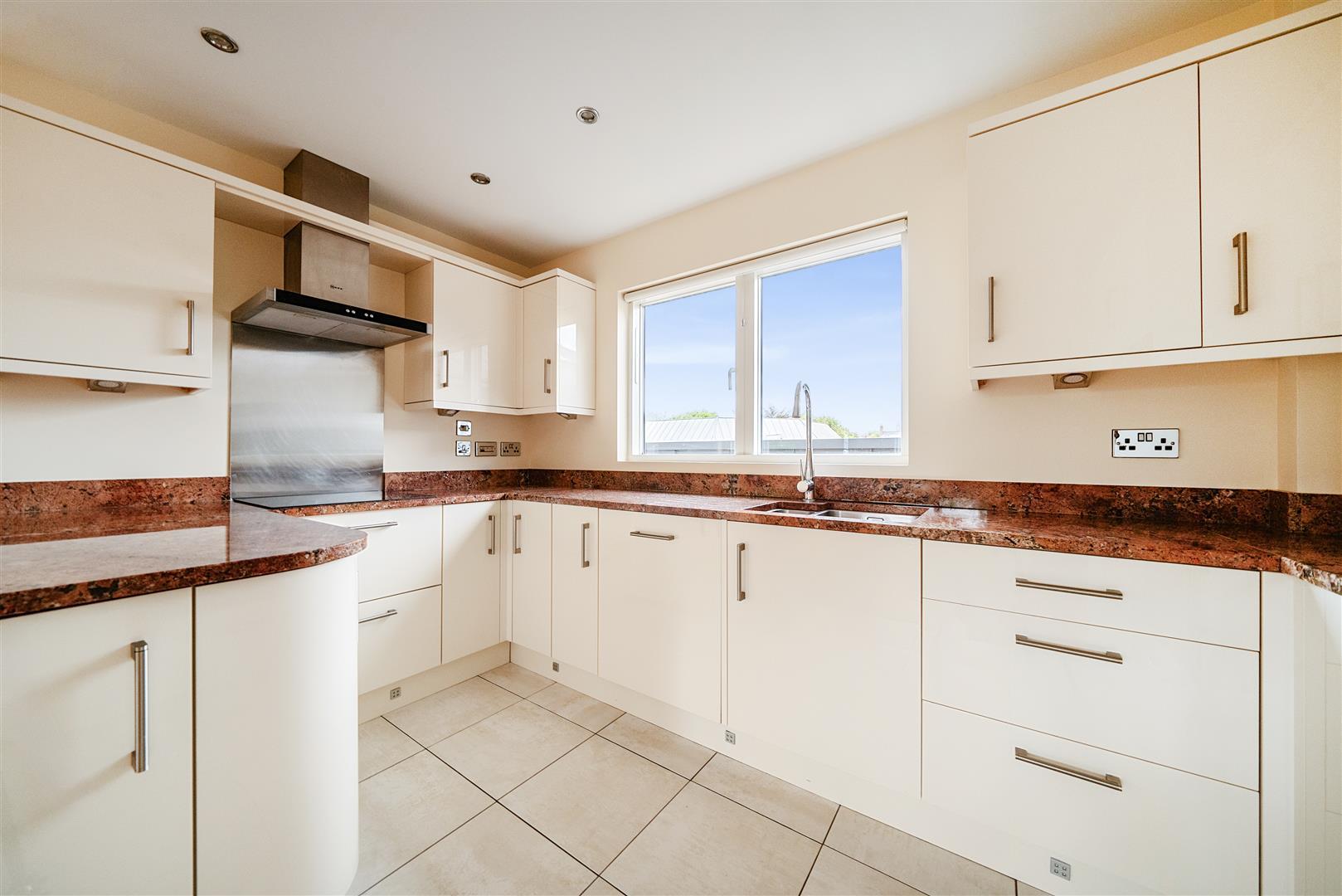 Property Image 65808604-9c2c-4835-8eb2-2bb8f63ef9b2