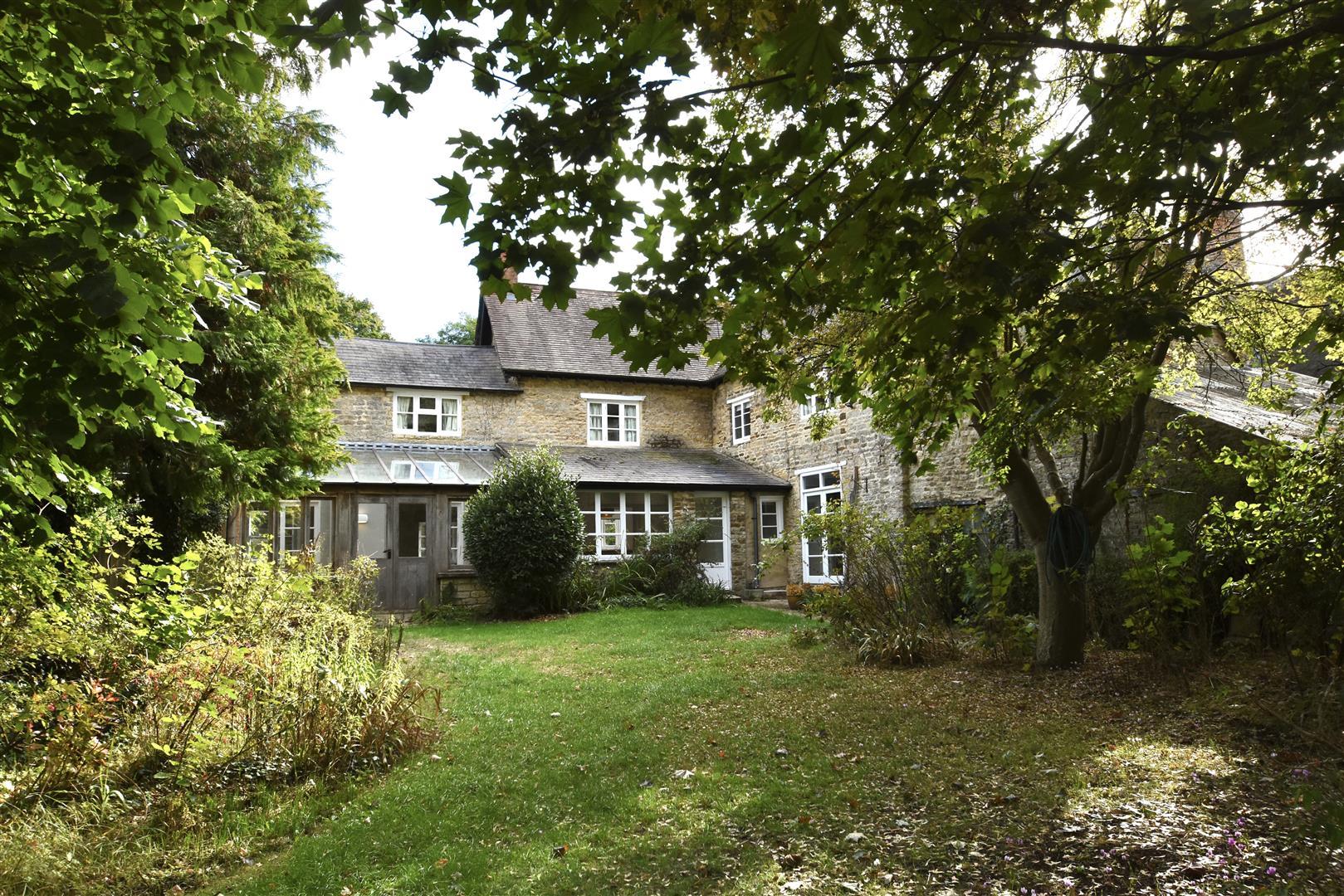 Property Image 6585f2fb-0534-45ff-bece-54edcad31900