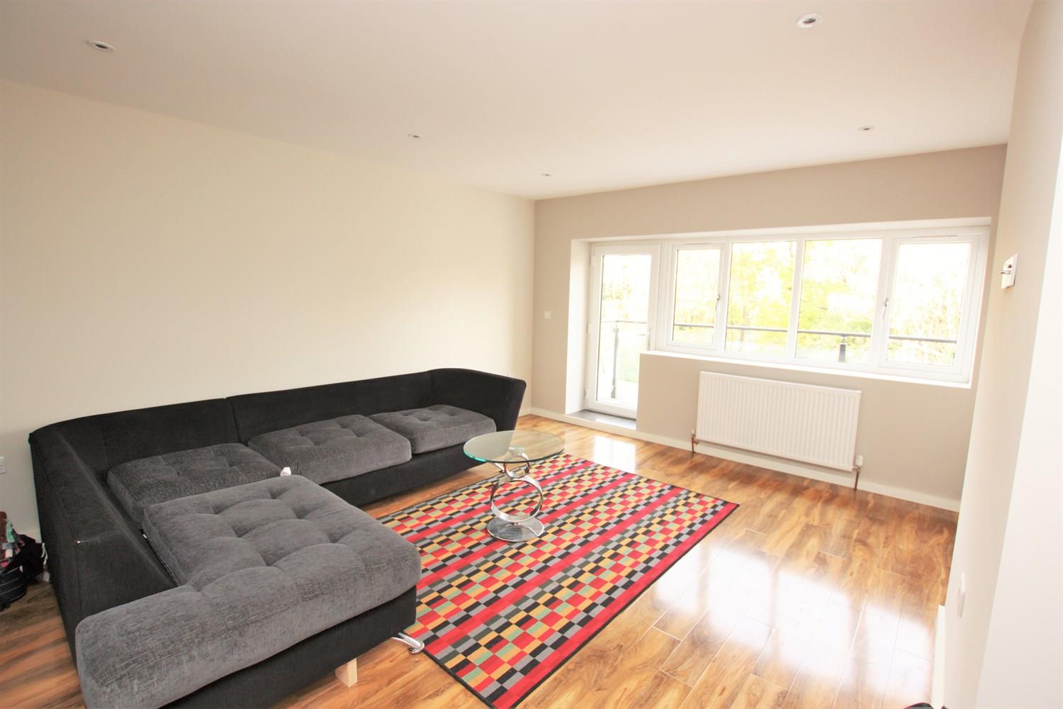 Property Image 65c8981b-a2b2-43db-a5b6-e4432bc4a33e