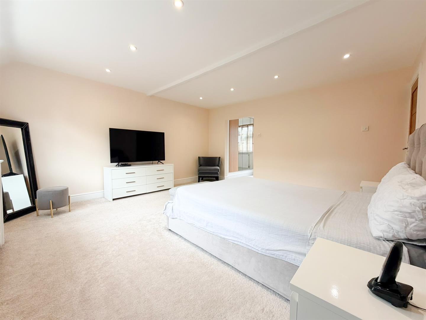 Property Image 65d4a318-1d3d-479d-af16-9780c064a122