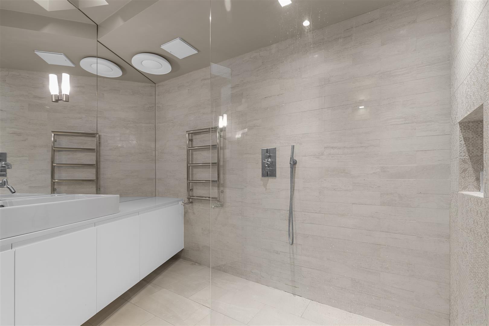 Property Image 65f68962-177a-4d23-8276-db8b9e3f7139