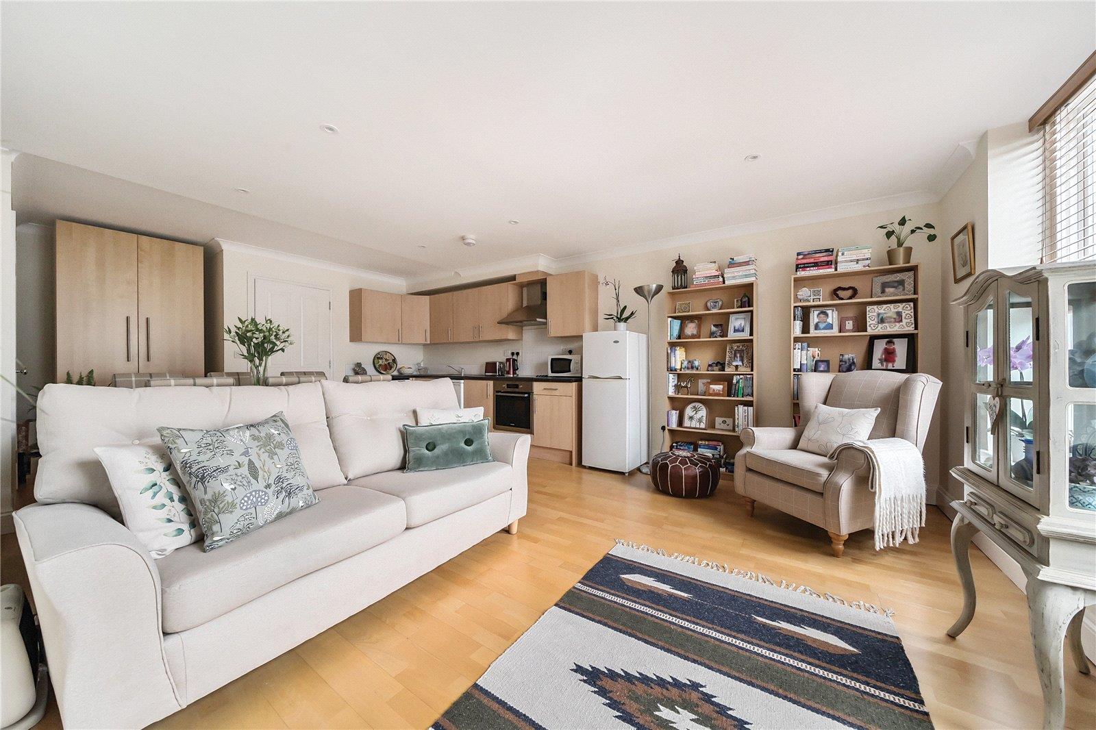 Property Image 660ef23b-f74a-412d-adff-bc513bc722f9
