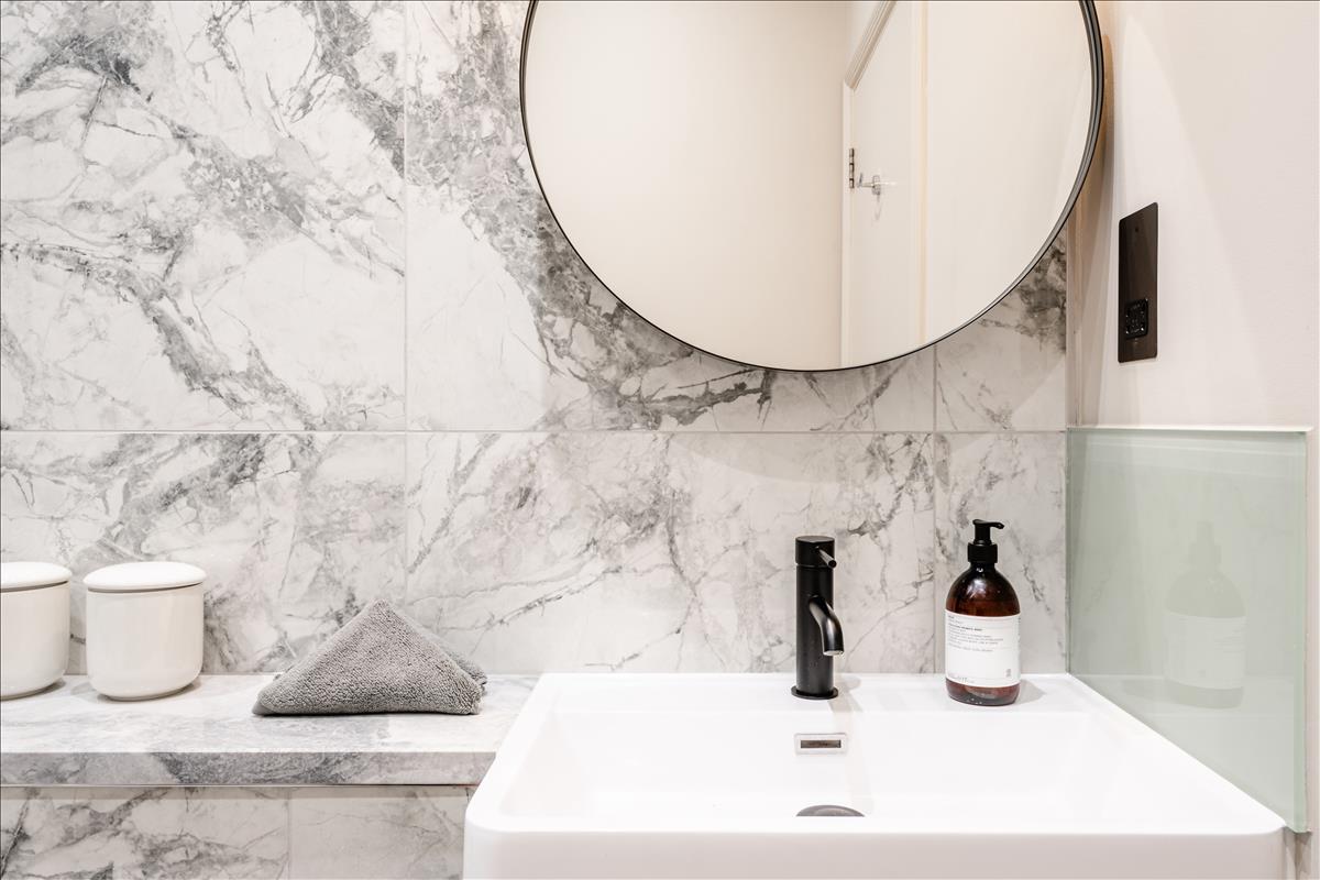 Newly refurbished two bedroom high end apartment for let in the exchange building Spitalfields E1