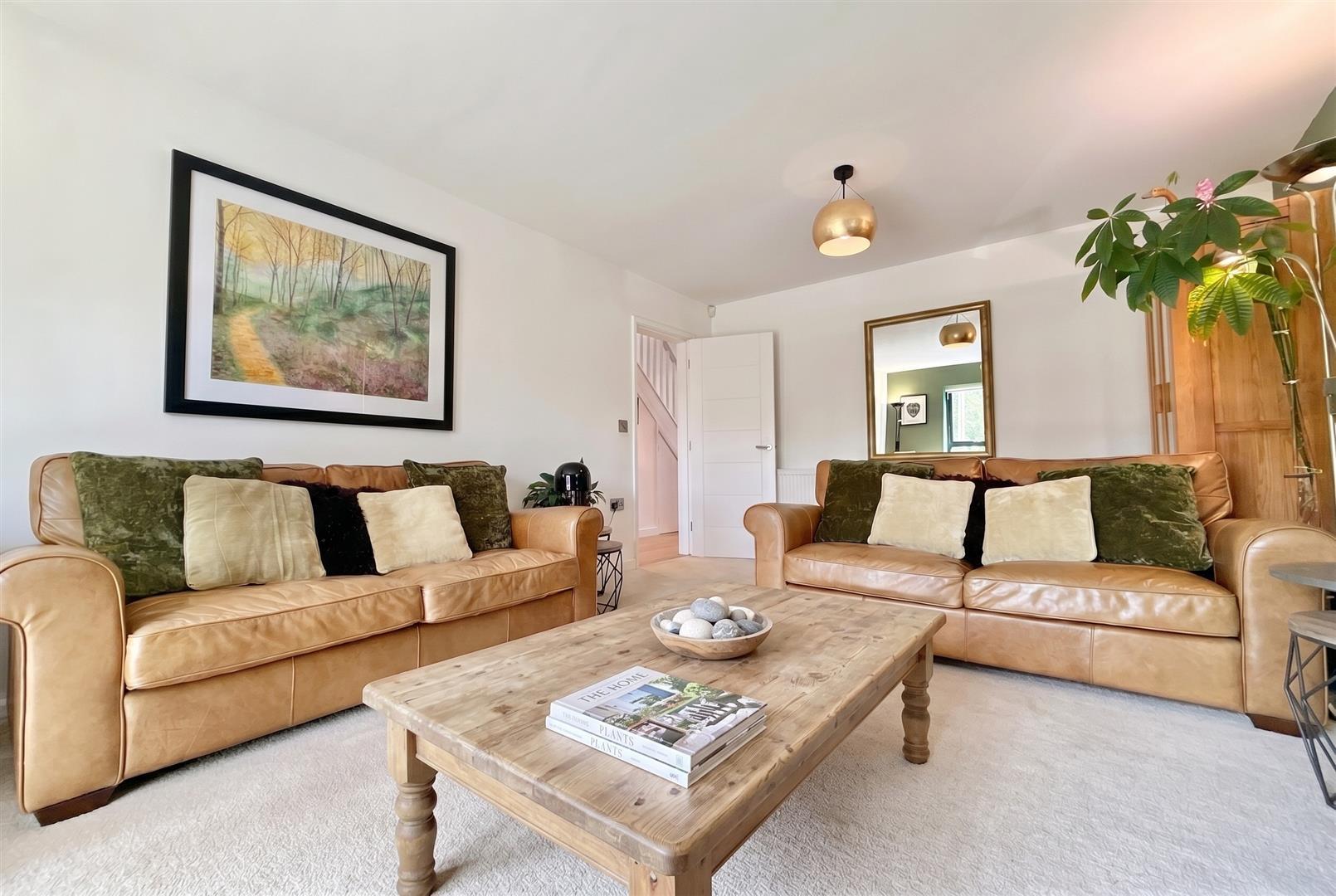 Property Image 661cce74-8233-4567-aa81-ea5fbf9831e7