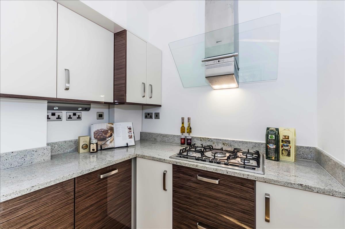 deluxe four bed gated mews house for rent in the heart of de beauvoir