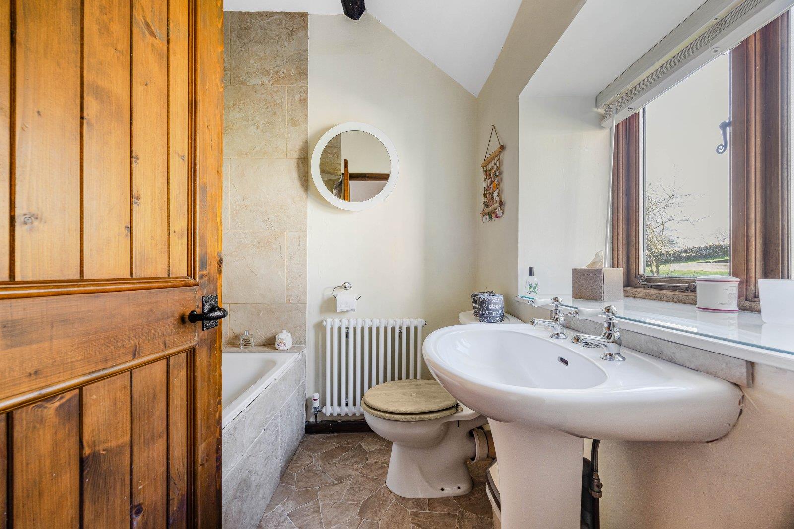 Property Image 664ba500-08a3-40a8-9a6b-01f50560bc2c