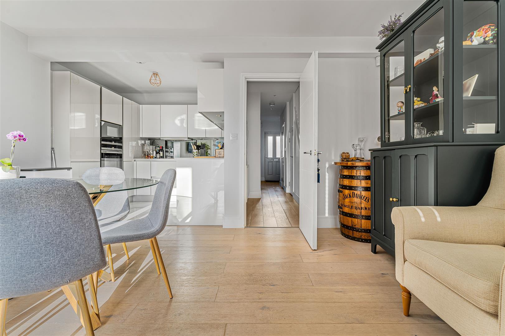 Property Image 66707715-ac68-4b30-8cd6-251abbbe164c