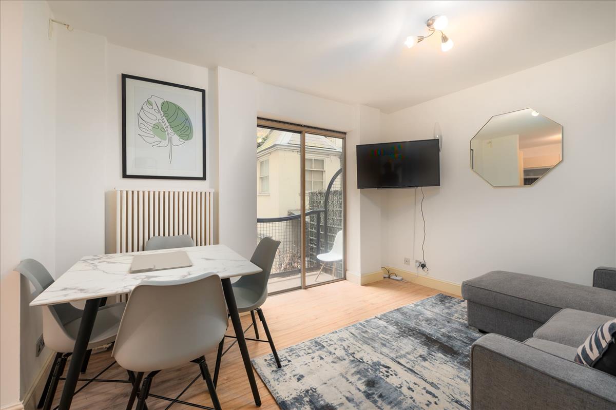 Property Image 668b1e14-f719-425f-8dff-03a93ff33a13