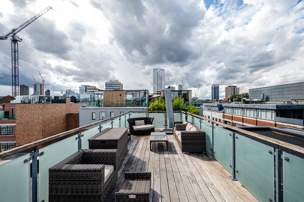 two bedroom two bathroom penthouse for let on hoxton square n1