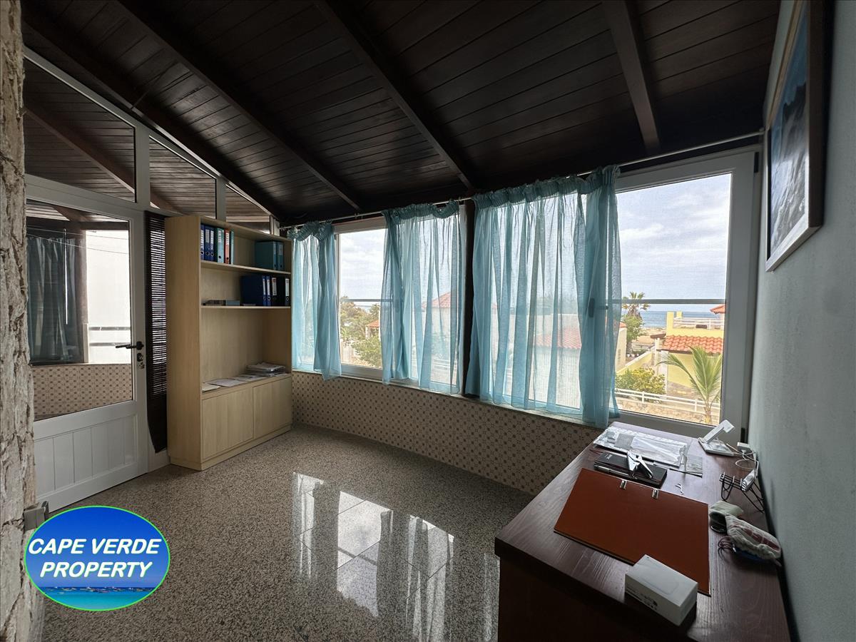 Property Image 66d676fc-7300-4f40-bfb3-df09818be2cb
