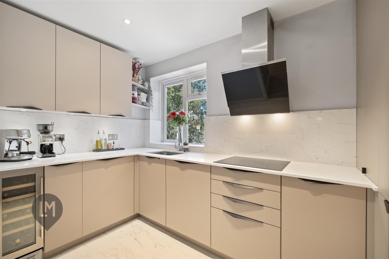 Property Image 66ebba40-b84d-4f81-bd50-b2cd808d4b99
