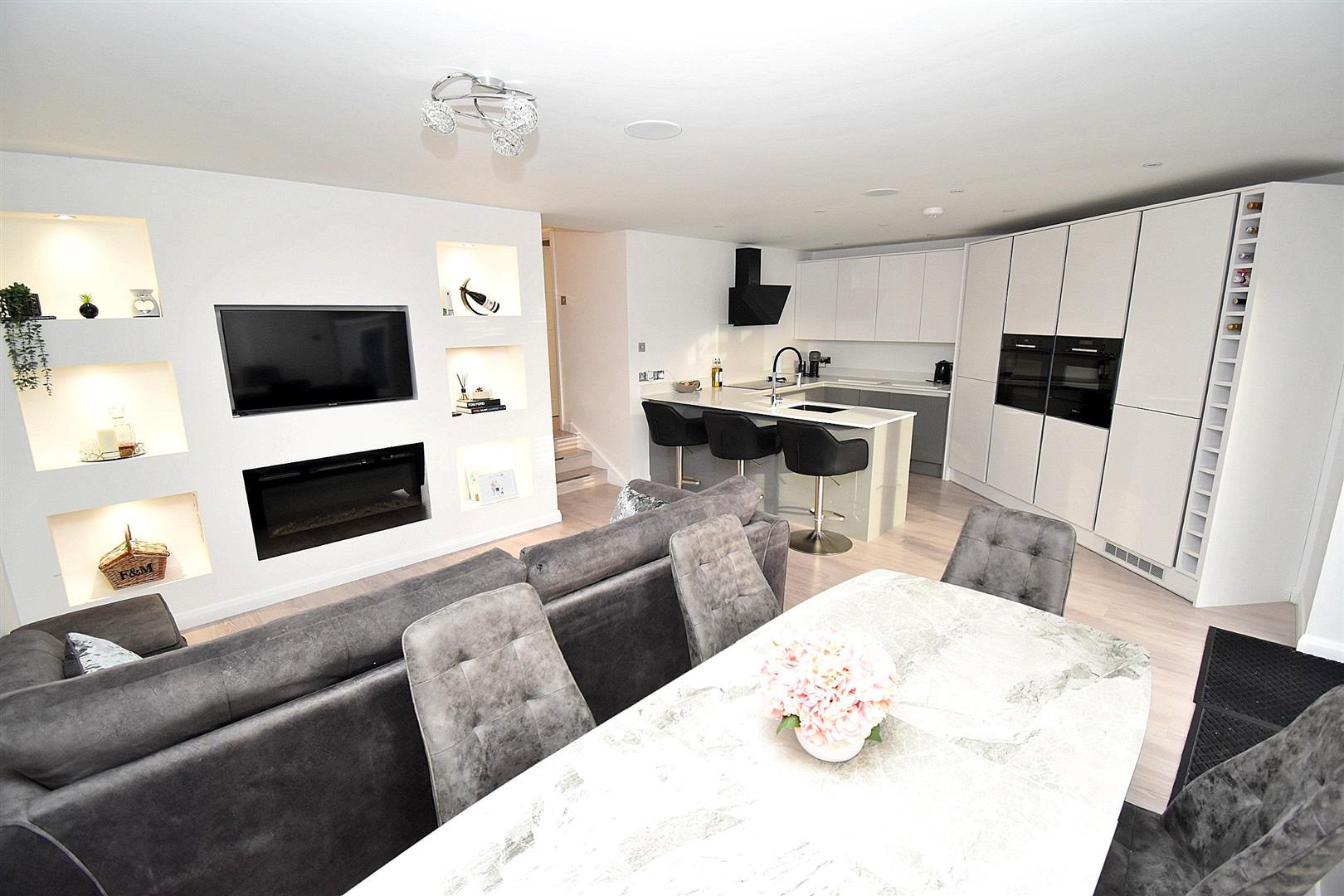Property Image 67116b2c-9898-4a09-8e39-1fd959968ce4