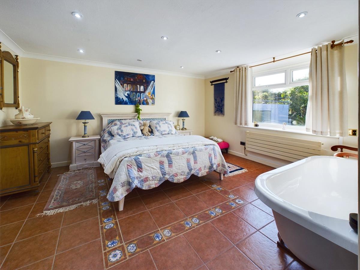 Property Image 674b5158-8085-4c71-bb90-c4b7e0a8108f