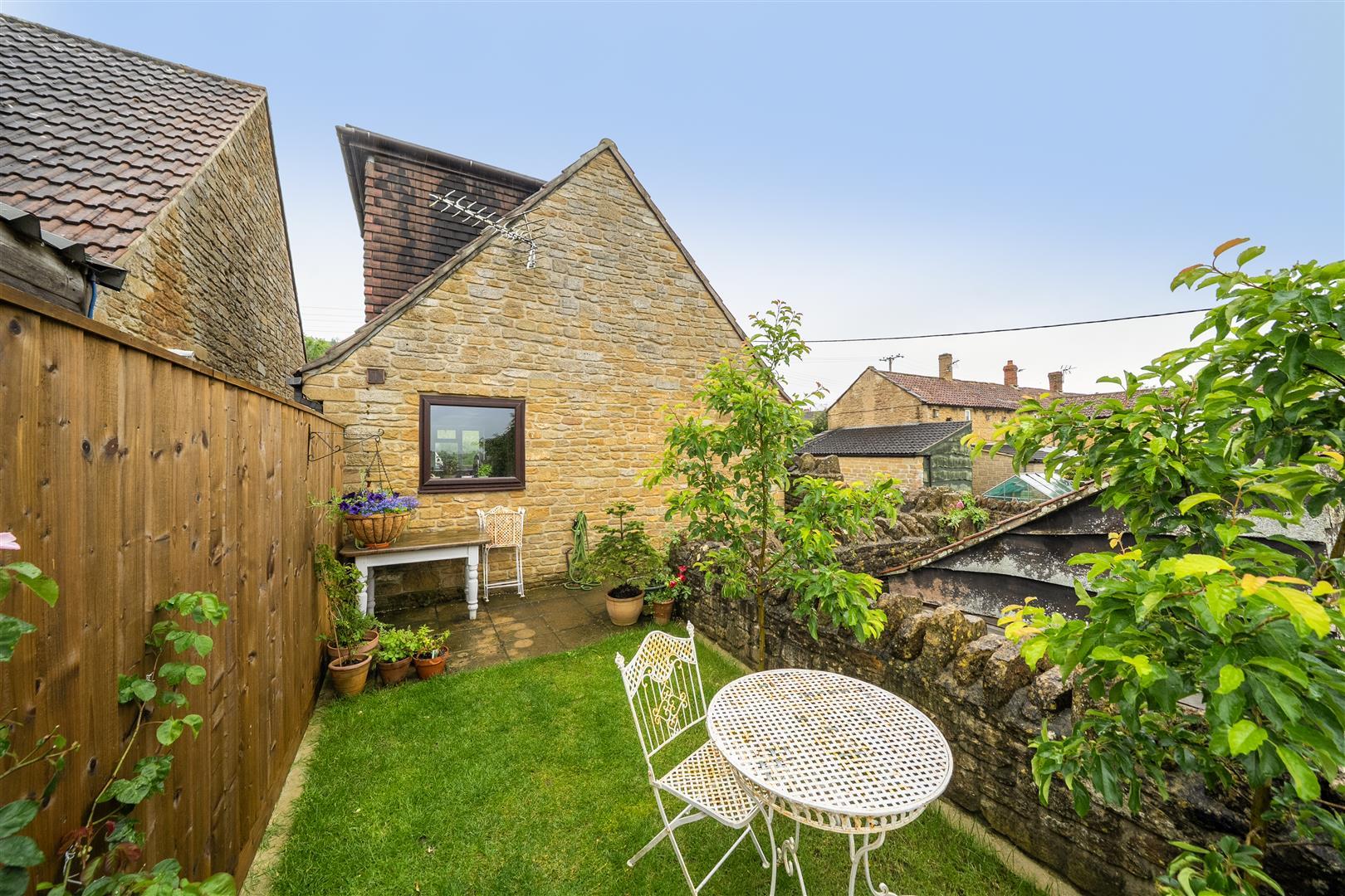 Property Image 677f6864-f2a4-44e4-a98b-649c356ffd25