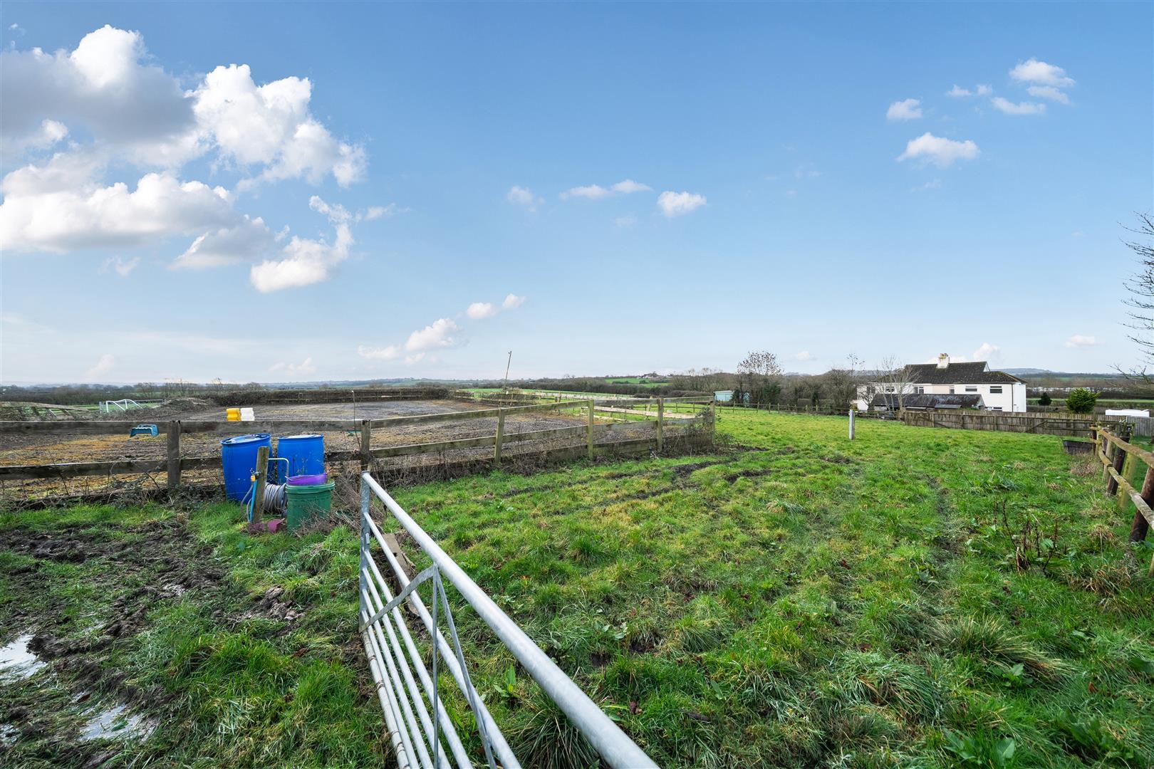 Property Image 679dce3a-3e9c-49de-85e9-abe6429dd77b