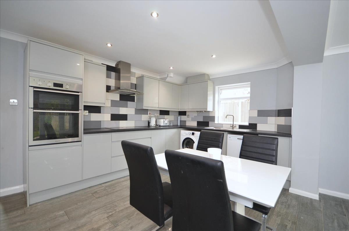 Property Image 67b43025-ccc3-4d14-9a25-8dc25877e196