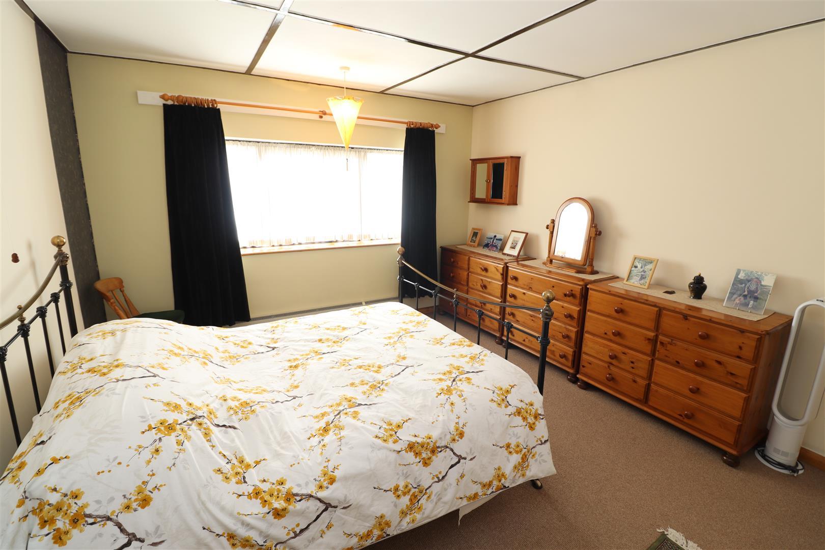 Property Image 67d18ae0-9ba4-4e1d-aeeb-7b169fef78e4