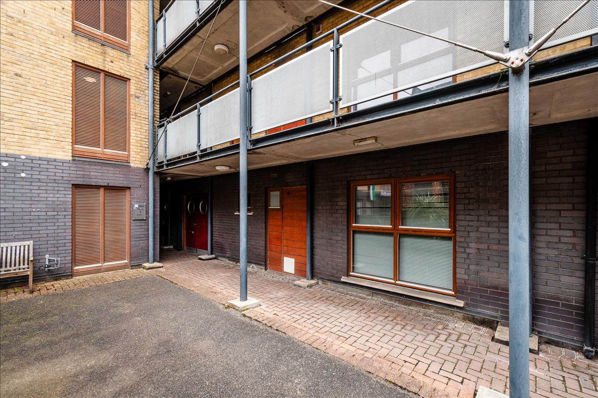 Property Image 6815f39f-b56f-4da9-aa59-109a770cbb13