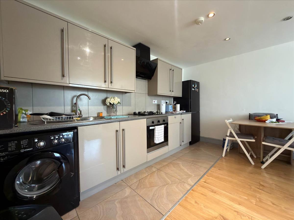 Property Image 6834ebc2-0012-4385-8ba9-c7dafc8f07ef
