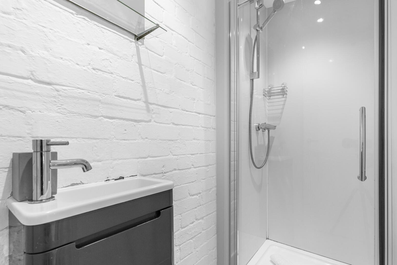 Property Image 686a61bb-e811-42fe-9c5e-22a796b4c36a