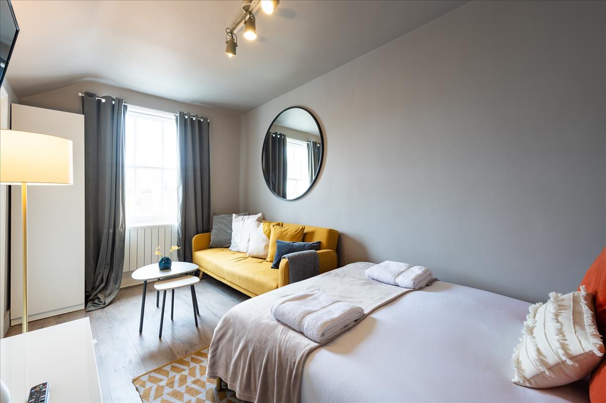 Property Image 68bac62e-7a75-486b-9013-9c2067b6a1cc