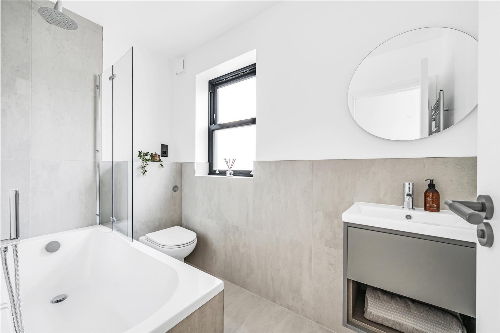 Property Image 68f724a0-cd66-40a2-92d8-63e6f235793f