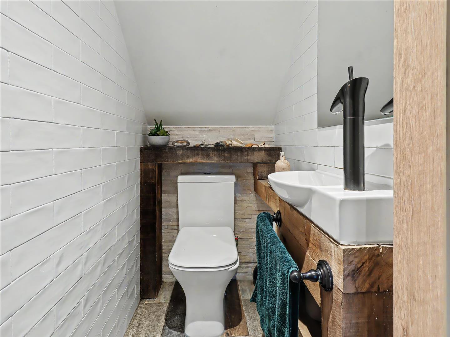 Property Image 690222cc-d2b5-4d55-b776-3dd799ba8583
