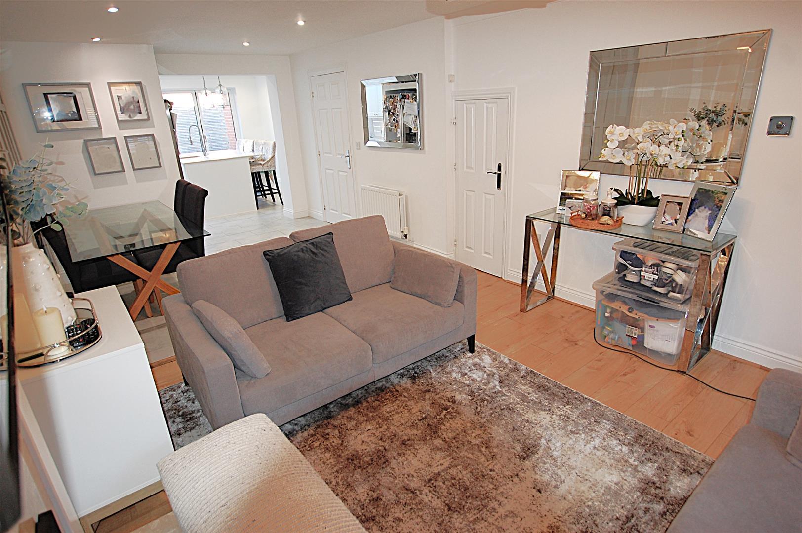 Property Image 693b058a-f5f1-4f05-aebb-01105b0aa1ba