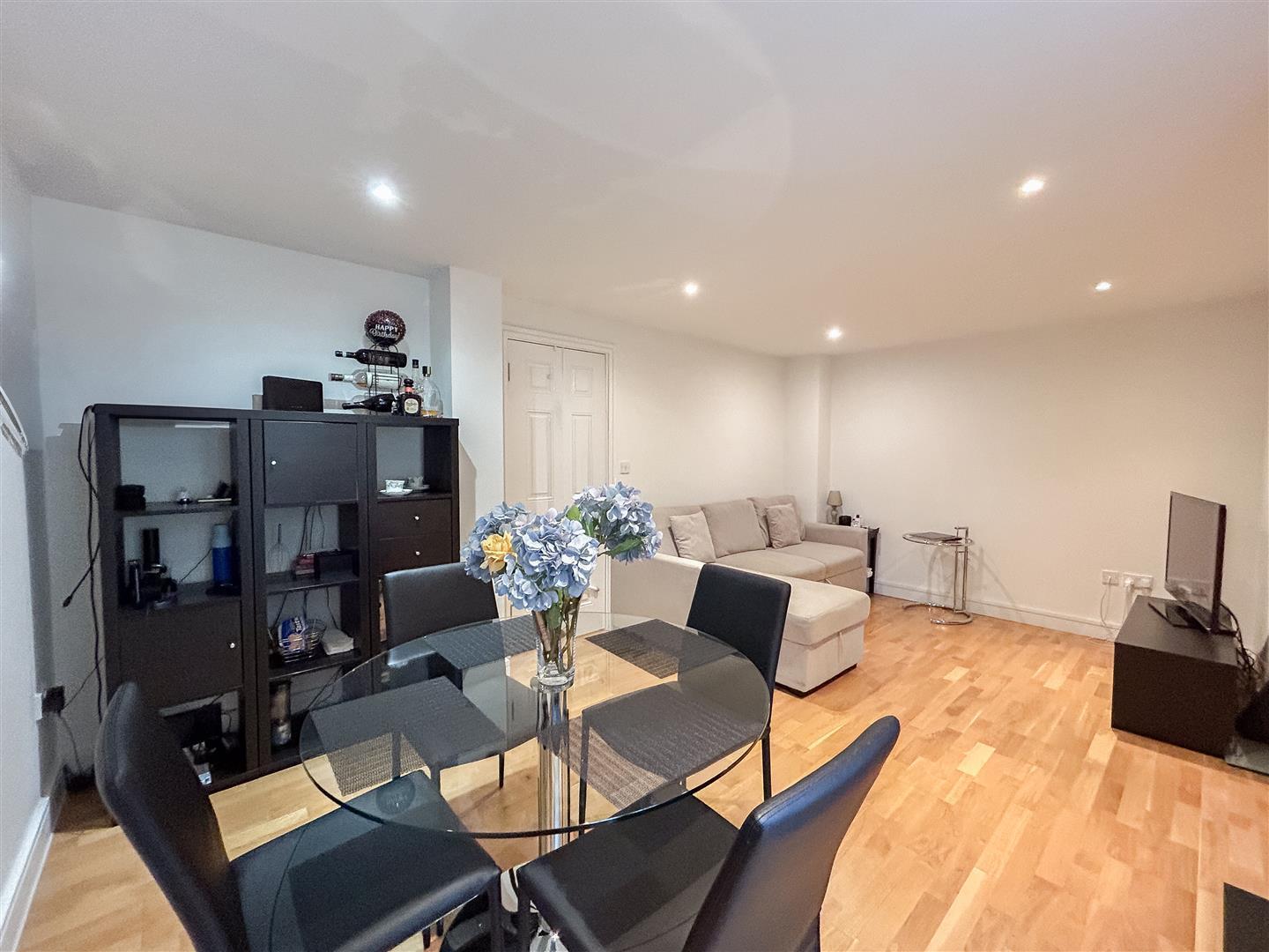Property Image 6947b7ab-4d67-47bb-ba4a-c084e996ccdb