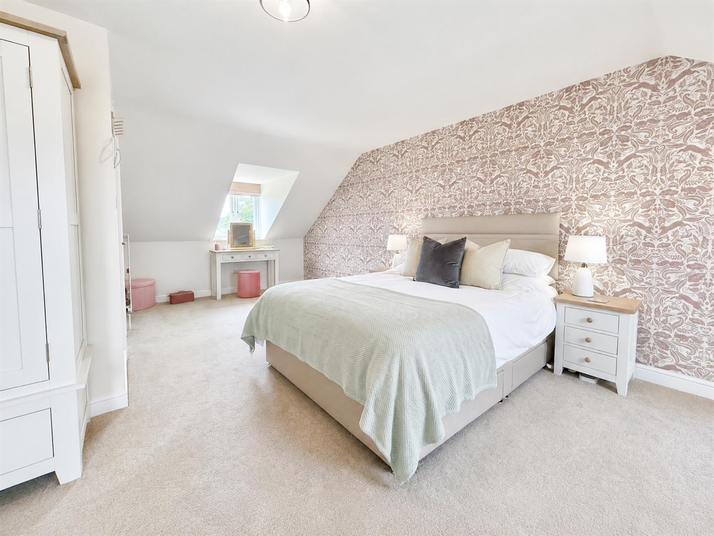 Property Image 6993ce4c-d88a-4d9d-bf95-68d0e6f766a7