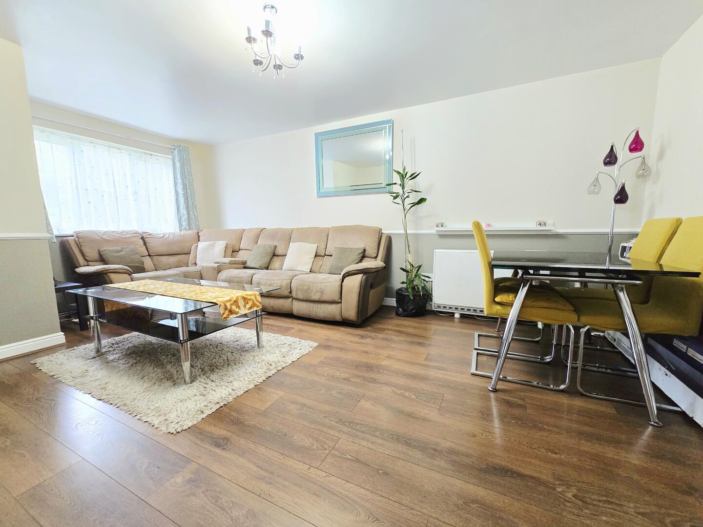 Property Image 69a394bc-4cde-474b-9888-0f5cb6988305