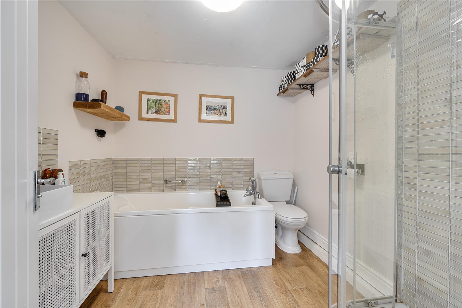 Property Image 69c16c0c-7929-4e83-b589-0e48f69d1c3b