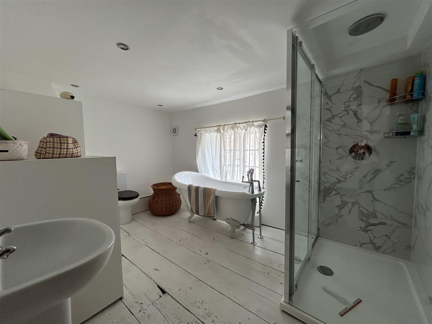Property Image 69d97143-ba08-4ea9-b58f-ebc1b55242ff