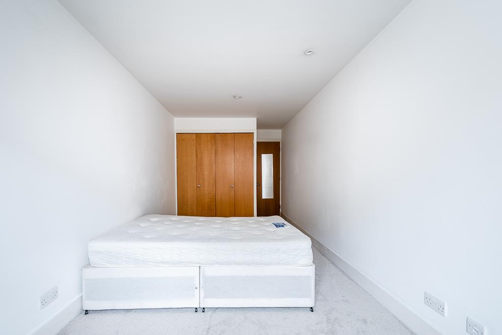 Three bedroom two bathroom split level apartment for rent in the heart of Hatton Garden EC1