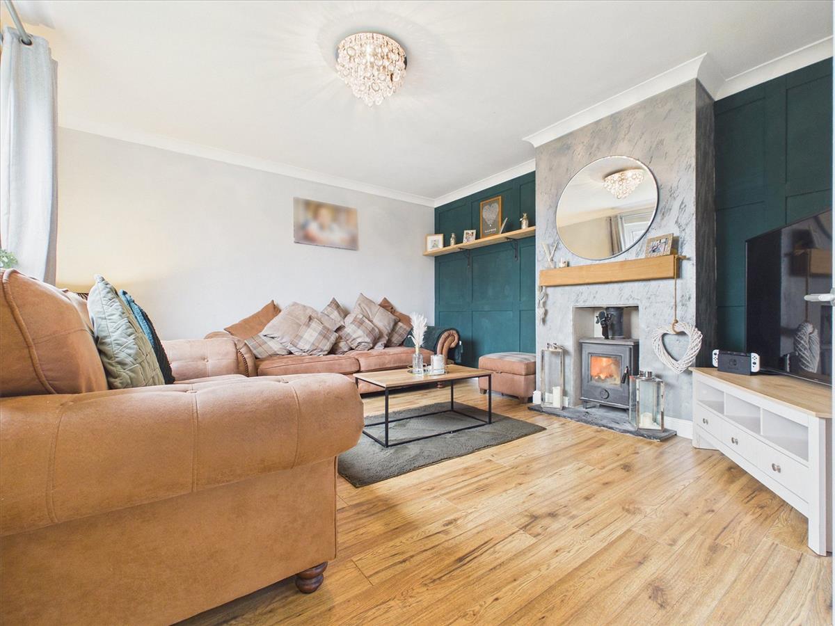 Property Image 6a5b8c7c-b761-424f-84f6-dcd593bf0b5a