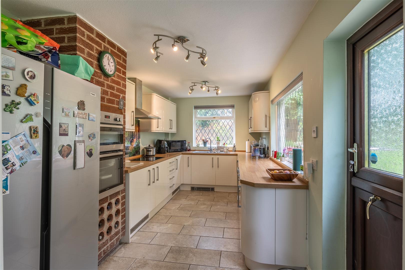 Property Image 6a5bd9de-2c8d-4aaf-8cd6-de016acb3d50