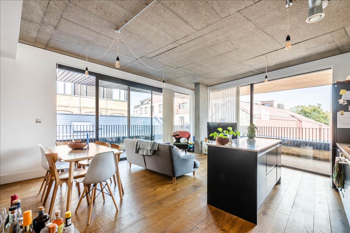 3-bed flat for sale The Fisheries, Lamb Lane, London Fields, E8.  Open-plan