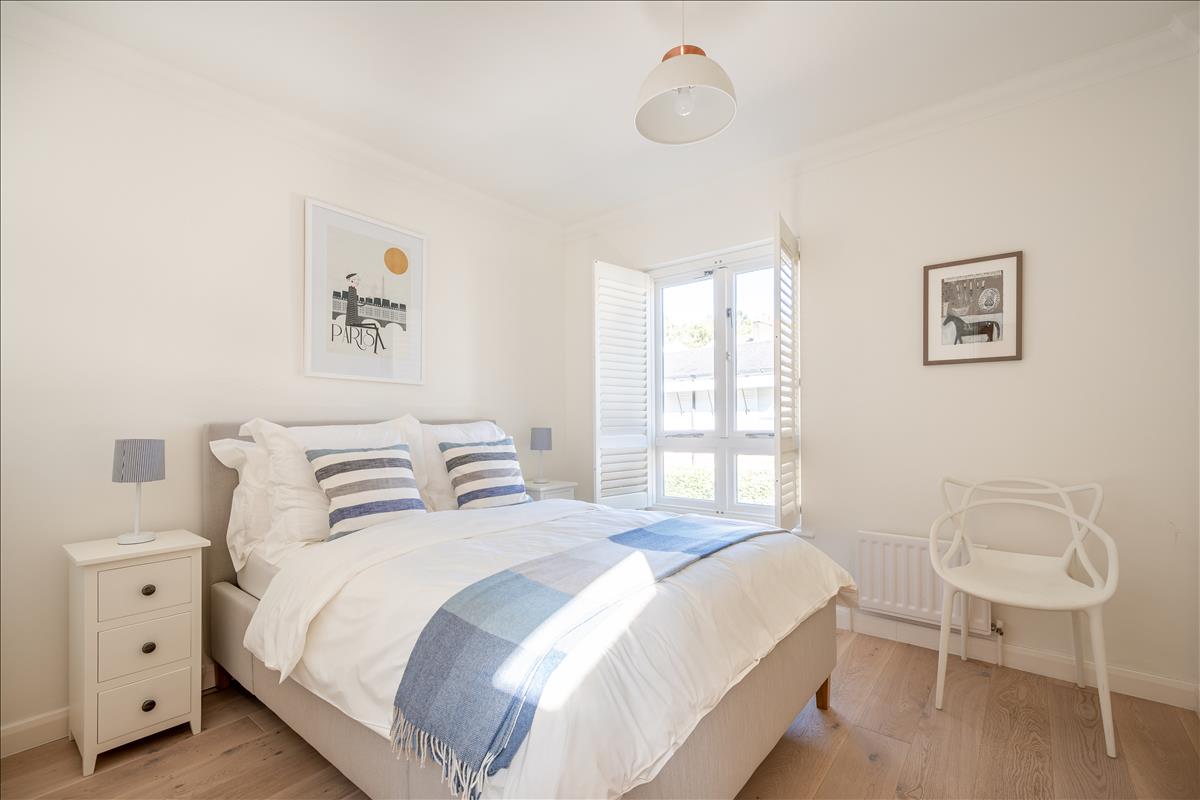 immaculate mews house for rent in Barnsbury N1