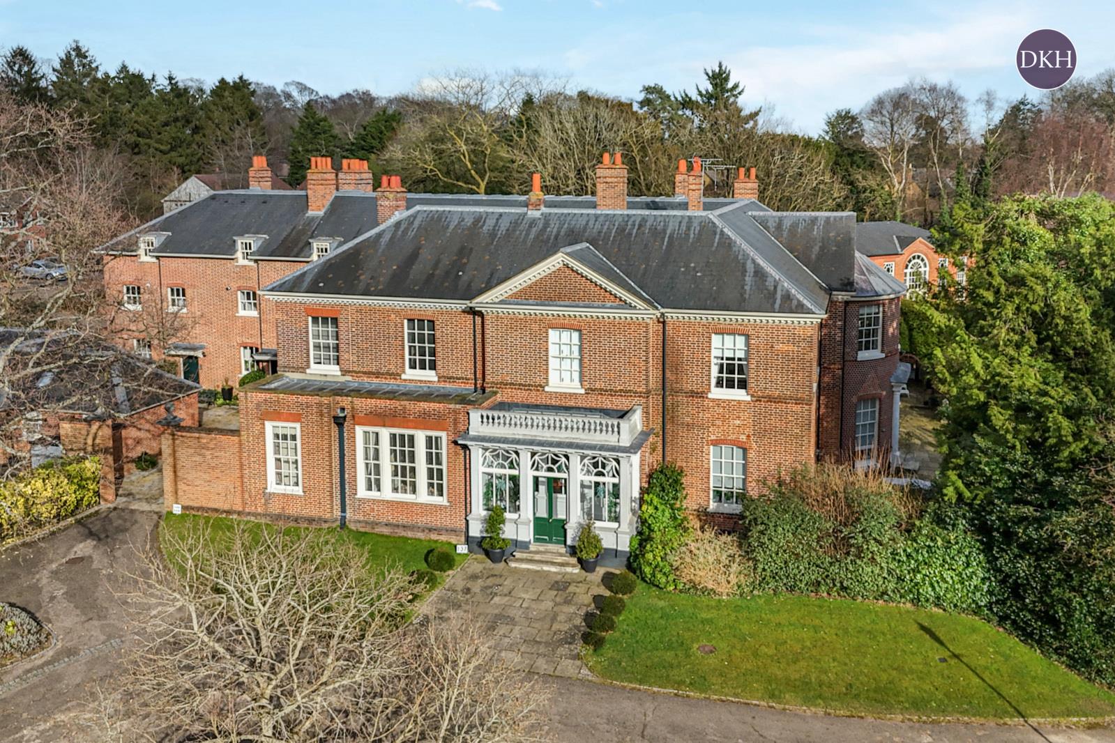 Property Image 6b233362-7a13-47f7-baa5-86188f0a074e
