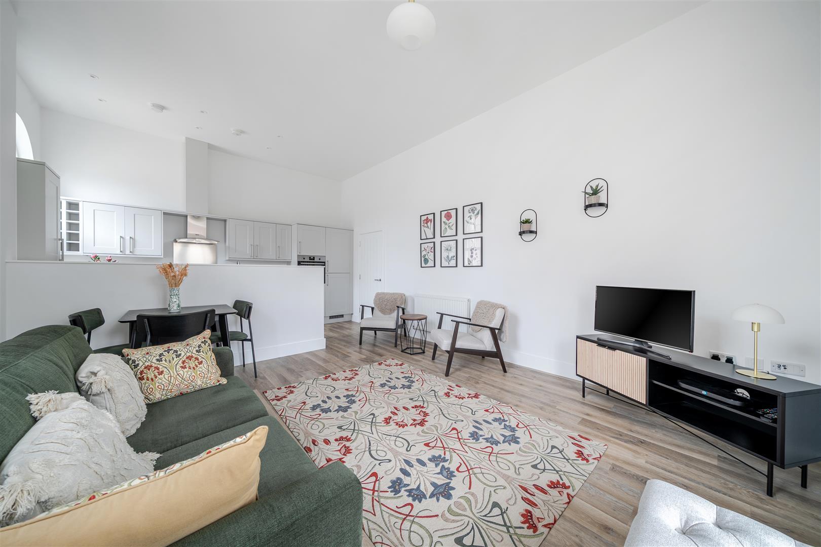 Property Image 6b307d6f-8944-48e2-a9e3-ff50d3b86f9a