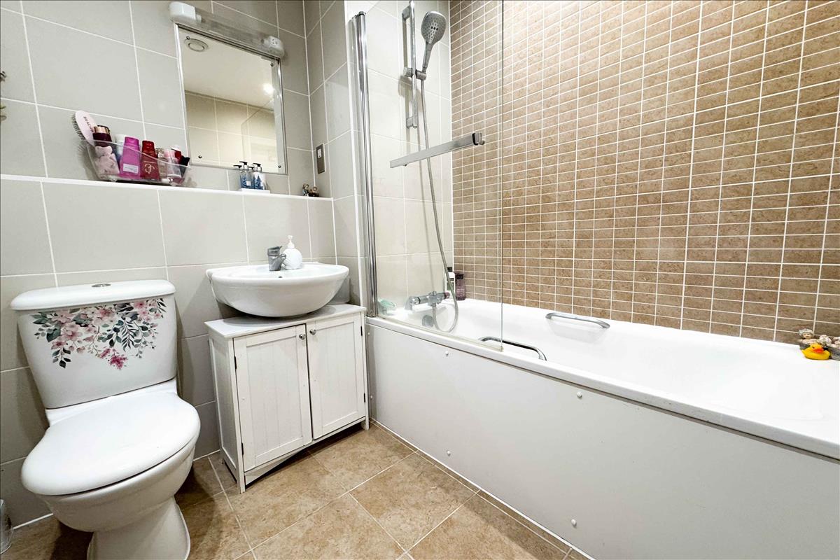 Property Image 6b3135aa-84ed-408c-8921-83f7b0f04f34