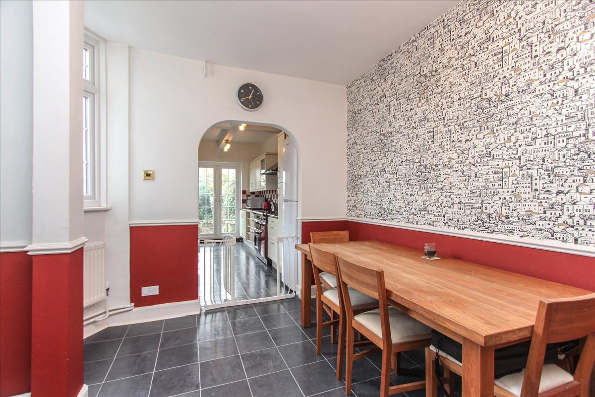 Property Image 6b326591-8bf0-4ab6-95a1-46c6b28993ba